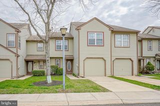 401 JAMESTOWN CT, Mount Laurel, NJ 08054