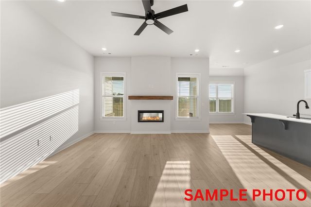 6007 SW Omaha Avenue, Bentonville, AR 72713