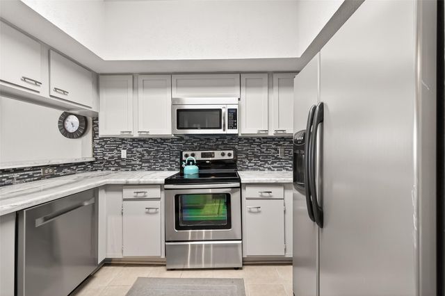 168 April Point Drive S 168, Conroe, TX 77356