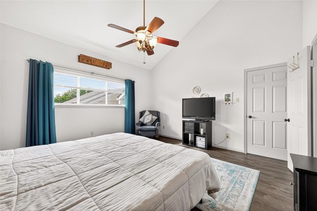 168 April Point Drive S 168, Conroe, TX 77356