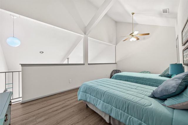 168 April Point Drive S 168, Conroe, TX 77356