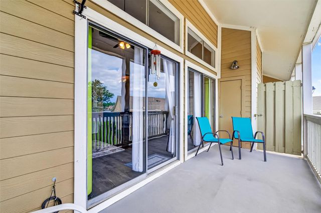 168 April Point Drive S 168, Conroe, TX 77356