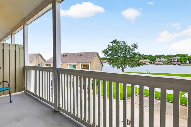168 April Point Drive S 168, Conroe, TX 77356