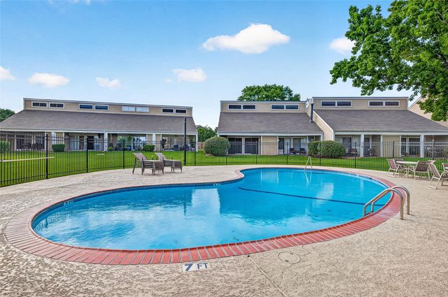 168 April Point Drive S 168, Conroe, TX 77356