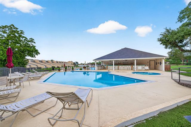 168 April Point Drive S 168, Conroe, TX 77356