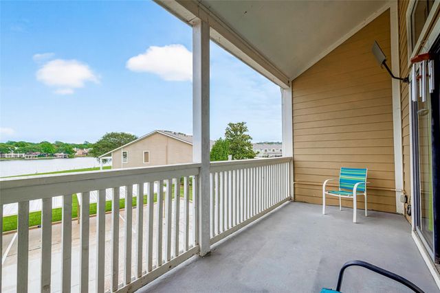 168 April Point Drive S 168, Conroe, TX 77356