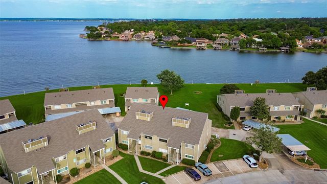 168 April Point Drive S 168, Conroe, TX 77356