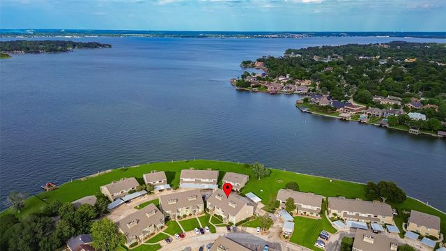 168 April Point Drive S 168, Conroe, TX 77356