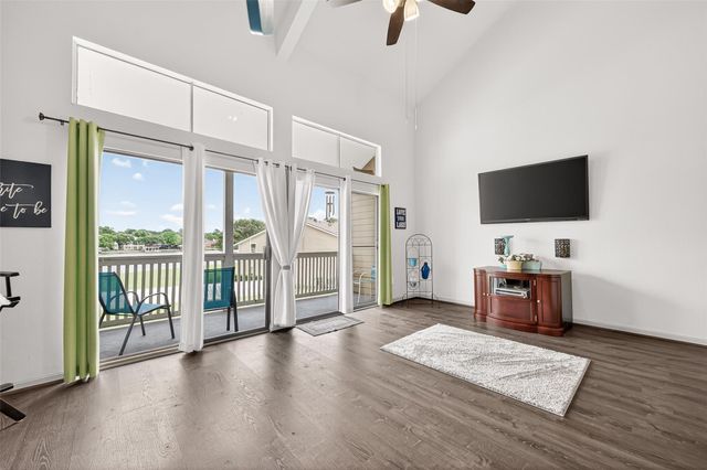 168 April Point Drive S 168, Conroe, TX 77356
