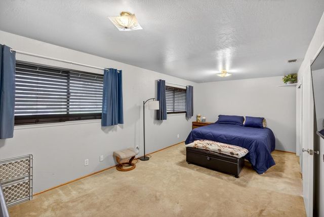 4550 Green Tree Dr, Sacramento, CA 95823