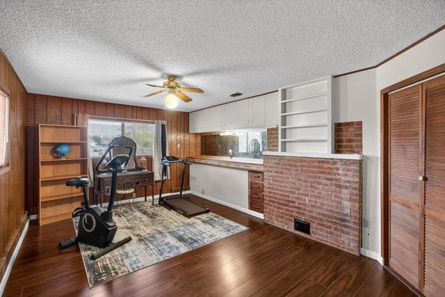 4550 Green Tree Dr, Sacramento, CA 95823