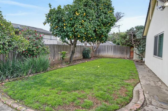 4550 Green Tree Dr, Sacramento, CA 95823