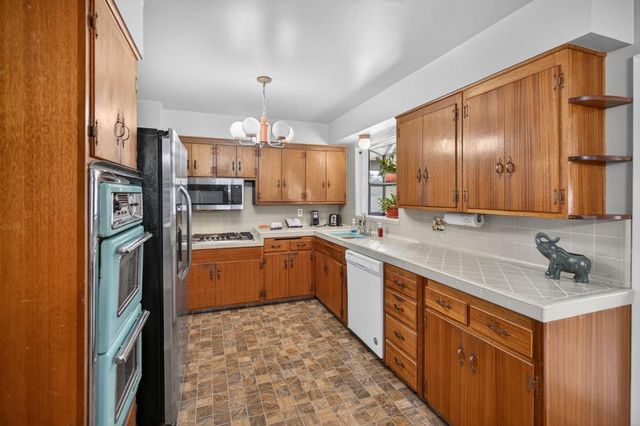 4550 Green Tree Dr, Sacramento, CA 95823