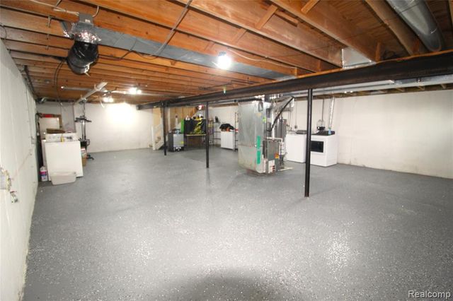 22100 Pleasant Street, Saint Clair Shores, MI 48080