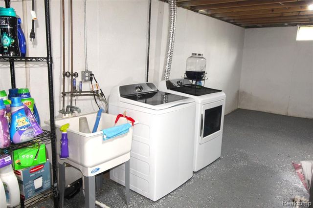 22100 Pleasant Street, Saint Clair Shores, MI 48080