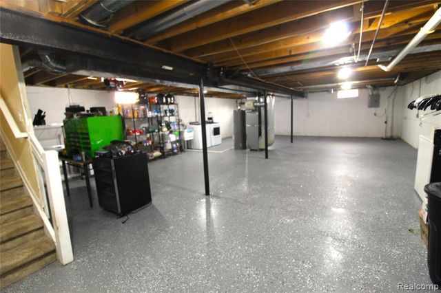 22100 Pleasant Street, Saint Clair Shores, MI 48080
