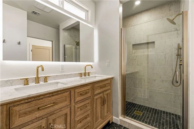 3880 Olmsted Avenue, Los Angeles, CA 90008