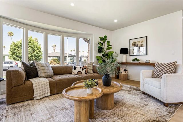 3880 Olmsted Avenue, Los Angeles, CA 90008