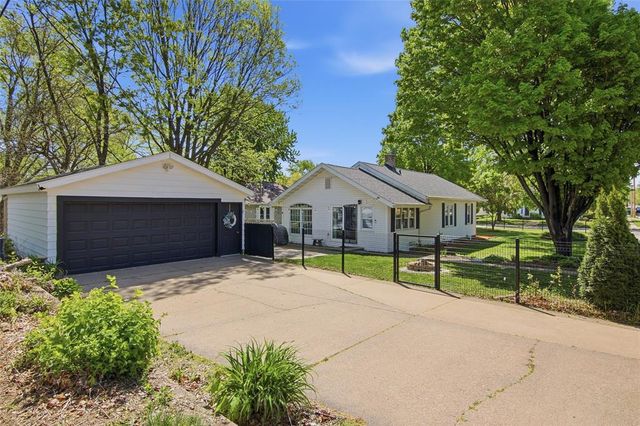 1502 Hogeboom Avenue, Eau Claire, WI 54701