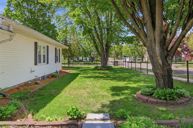 1502 Hogeboom Avenue, Eau Claire, WI 54701