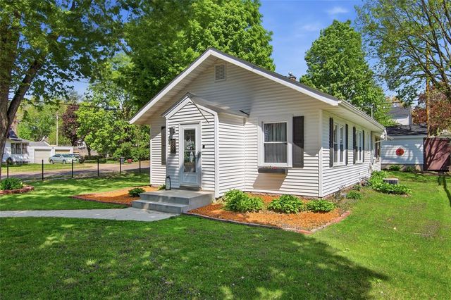 1502 Hogeboom Avenue, Eau Claire, WI 54701