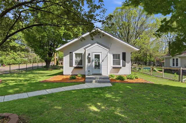 1502 Hogeboom Avenue, Eau Claire, WI 54701