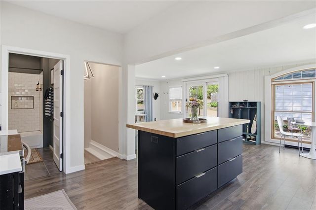 1502 Hogeboom Avenue, Eau Claire, WI 54701