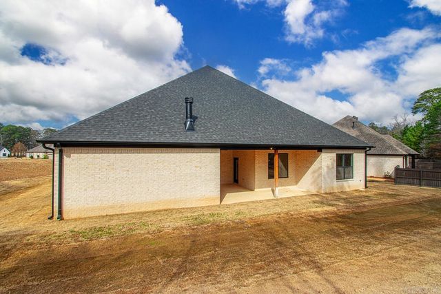 335 Arlington Park Dr, Hot Springs, AR 71901