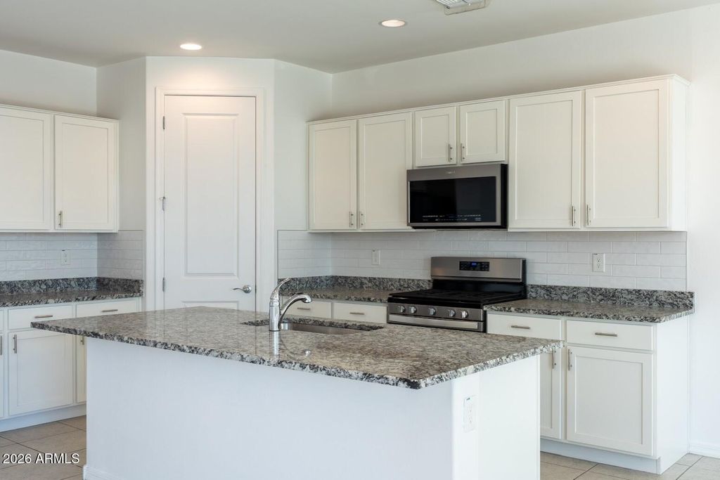 11241 E ULYSSES Avenue, Mesa, AZ 85212 — photo 4