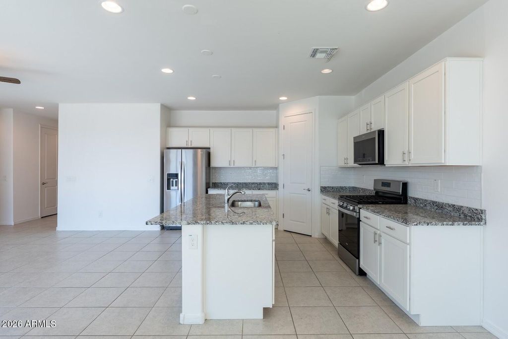 11241 E ULYSSES Avenue, Mesa, AZ 85212 — photo 5