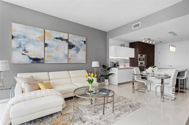 851 NE 1st Ave 3900, Miami, FL 33132