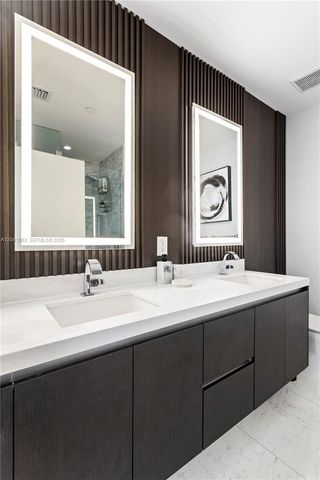 851 NE 1st Ave 3900, Miami, FL 33132