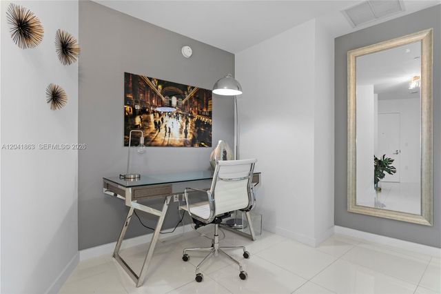851 NE 1st Ave 3900, Miami, FL 33132