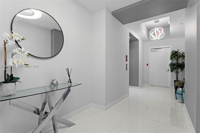 851 NE 1st Ave 3900, Miami, FL 33132