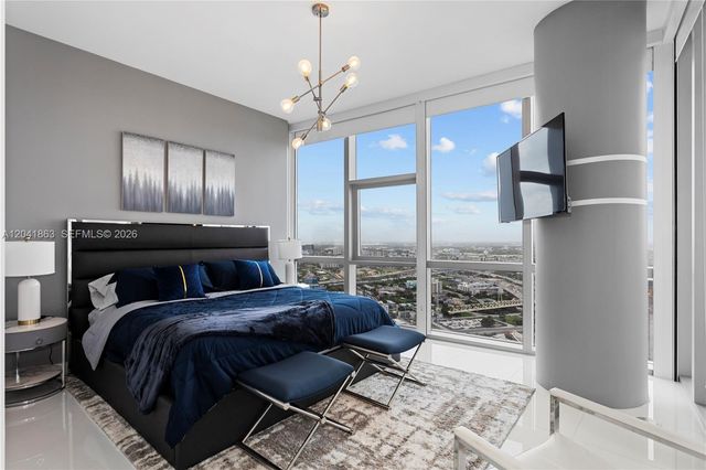 851 NE 1st Ave 3900, Miami, FL 33132