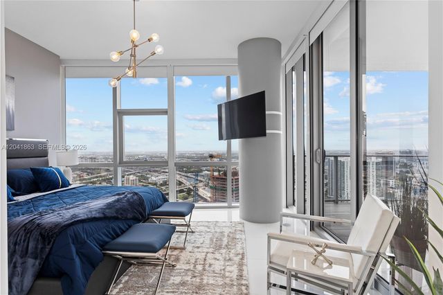 851 NE 1st Ave 3900, Miami, FL 33132