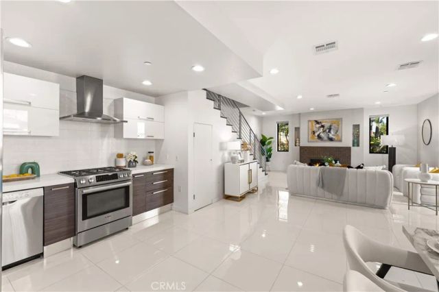 4485 Hazeltine Avenue 1, Sherman Oaks, CA 91423