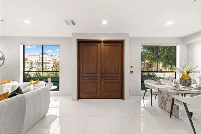 4485 Hazeltine Avenue 1, Sherman Oaks, CA 91423