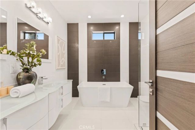 4485 Hazeltine Avenue 1, Sherman Oaks, CA 91423