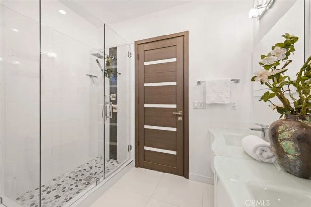 4485 Hazeltine Avenue 1, Sherman Oaks, CA 91423