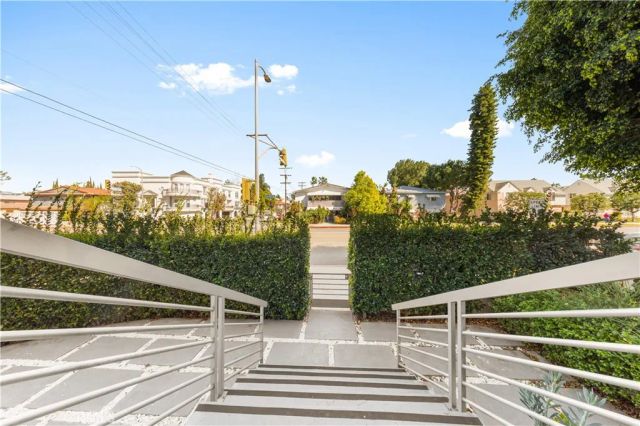 4485 Hazeltine Avenue 1, Sherman Oaks, CA 91423