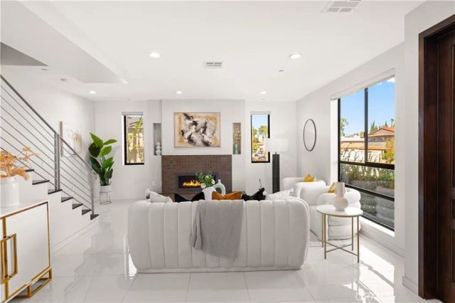 4485 Hazeltine Avenue 1, Sherman Oaks, CA 91423