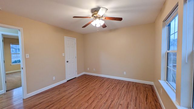 2708 Knob Ct, Clarksville, TN 37043