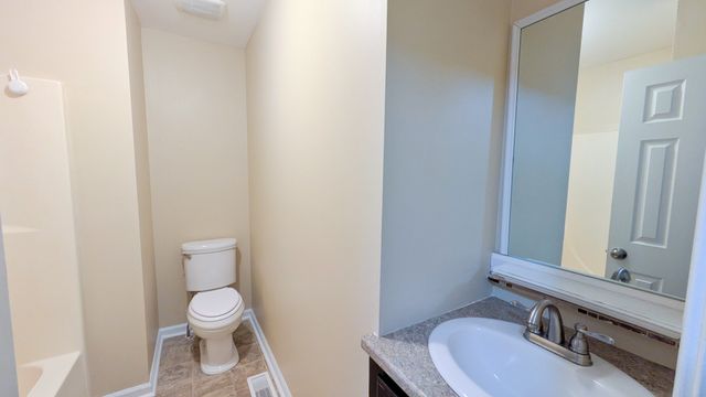 2708 Knob Ct, Clarksville, TN 37043