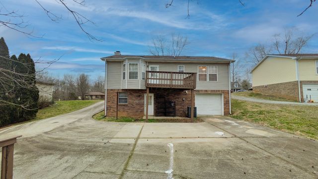 2708 Knob Ct, Clarksville, TN 37043