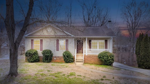 2708 Knob Ct, Clarksville, TN 37043