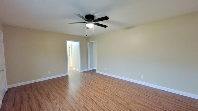 2708 Knob Ct, Clarksville, TN 37043