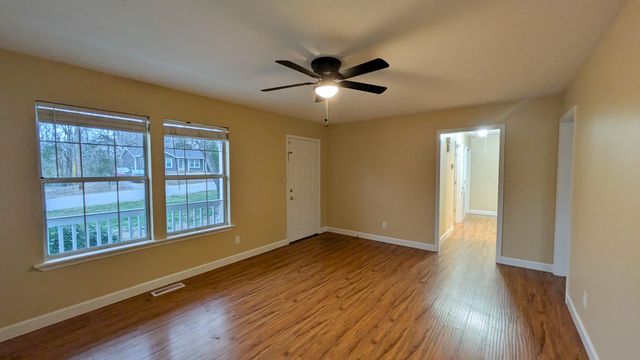 2708 Knob Ct, Clarksville, TN 37043