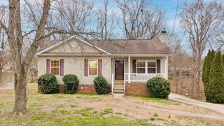 2708 Knob Ct, Clarksville, TN 37043