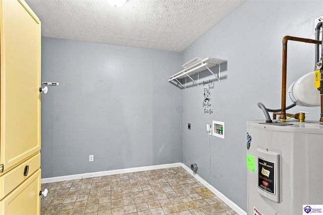 373 Valley View Drive, Vine Grove, KY 40175